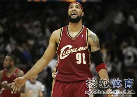 标题：2007年总决赛马刺横扫骑士 邓肯留下“未来是你的”