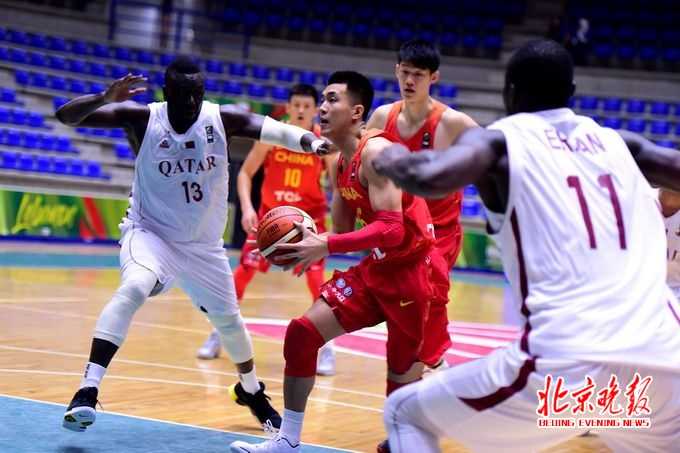 男篮亚洲杯中国90-68大胜约旦，三连胜锁定八强