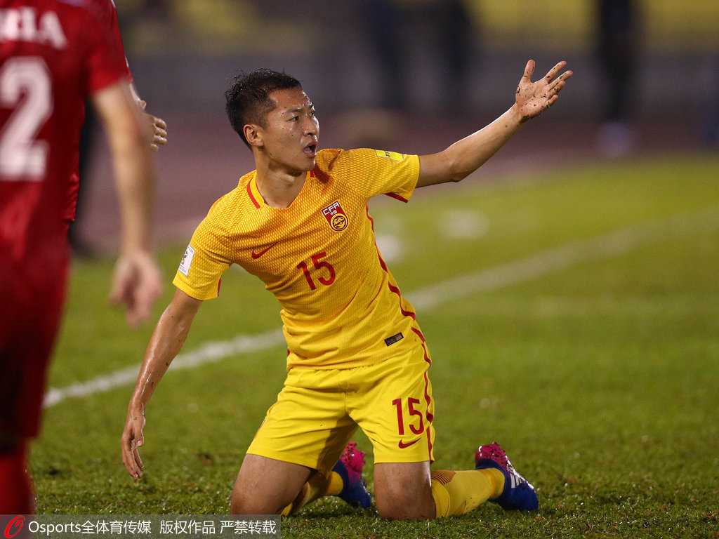 国足1-1憾平叙利亚，新帅安东尼奥止颓势